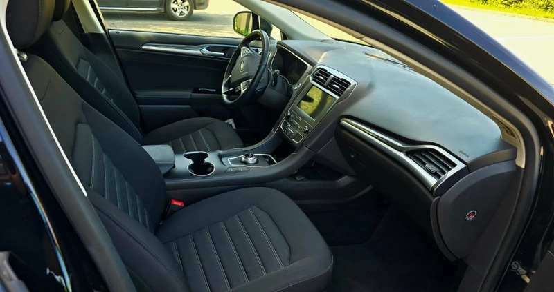 Ford Mondeo cena 67900 przebieg: 190900, rok produkcji 2020 z Iława małe 352